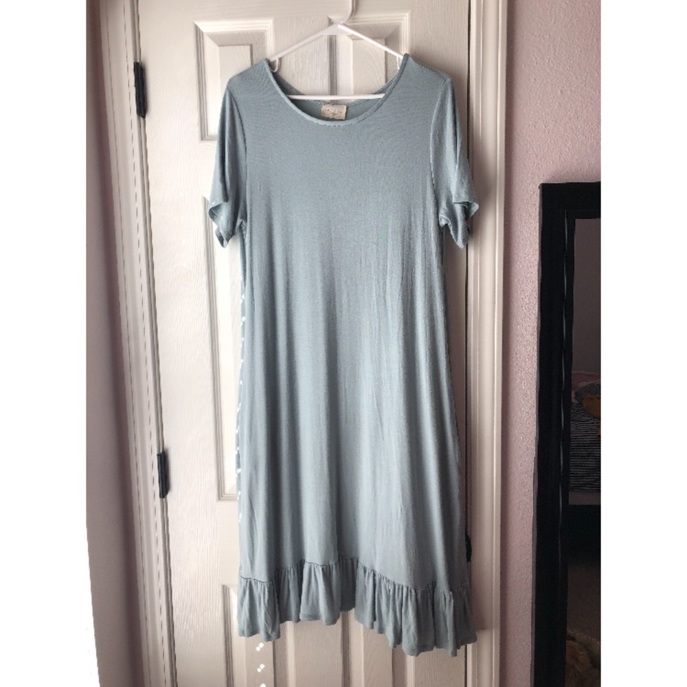 Short-sleeve Light Blue Midi Dress with Ruffle